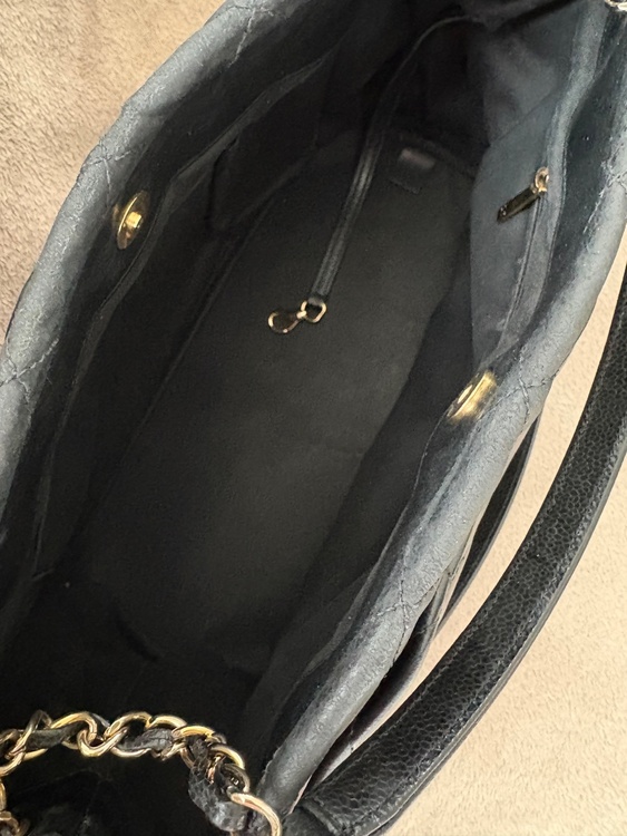 シャネル キャビアスキン マトラッセ GST（ブランドバッグ）の商品画像 - 査定依頼日：2026年4月28日 - 最高査定価格：225,000円