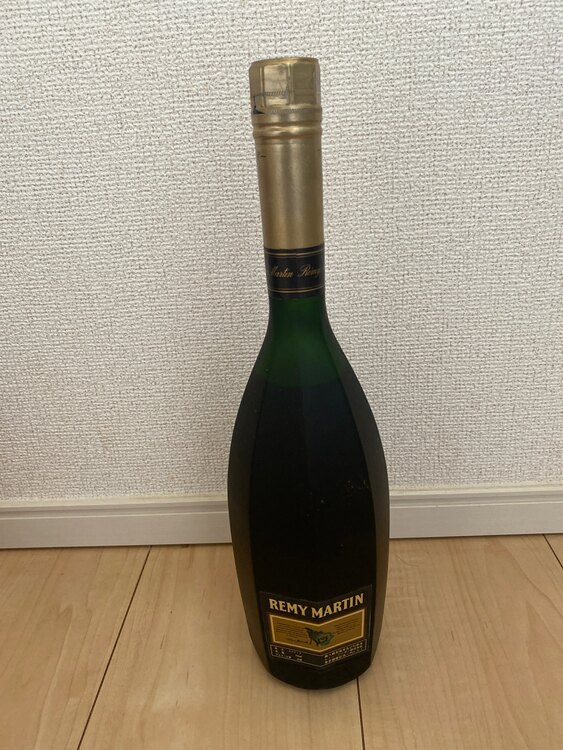REMY MARTIN SUPERIEUR（お酒）の商品画像 - 査定依頼日：2025年2月23日 - 最高査定価格：3,500円