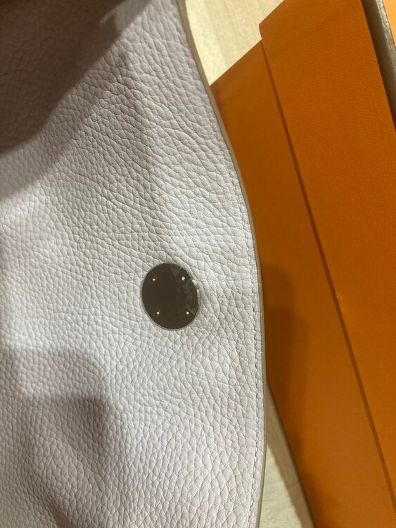 リンディ26 モーヴパール（ブランドバッグ）の商品画像 - 査定依頼日：2025年1月14日 - 最高査定価格：1,100,000円