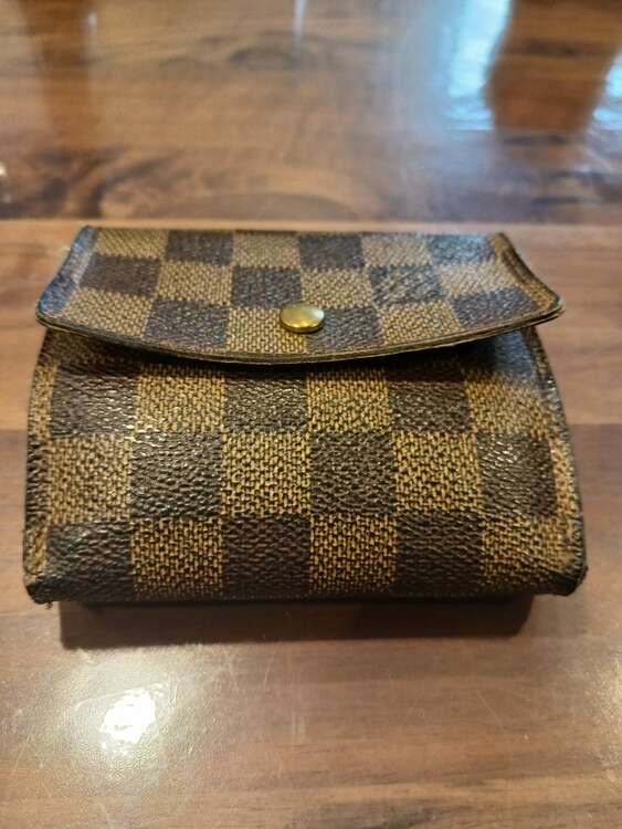 ダミエのふたつおり財布（ブランド財布・小物）の商品画像 - 査定依頼日：2025年2月6日 - 最高査定価格：2,500円