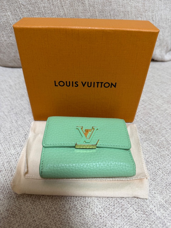 三つ折り財布（ブランド財布・小物）の商品画像 - 査定依頼日：2025年10月19日 - 最高査定価格：9,000円