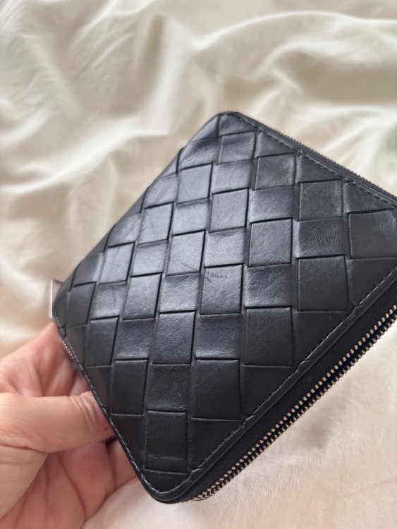 ボッテガ・ヴェネタ  （ブランドバッグ）の商品画像 - 査定依頼日：2025年7月6日 - 最高査定価格：25,000円