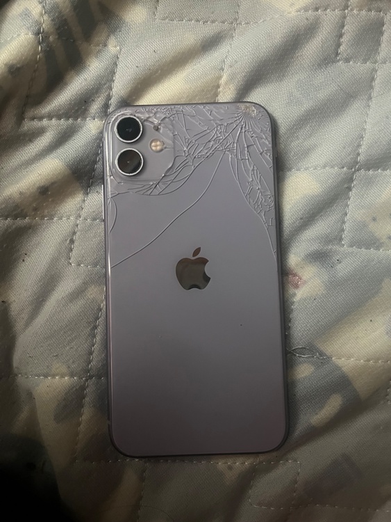 iPhone11 64GB SIMフリー（スマホ）の商品画像 - 査定依頼日：2026年5月12日 - 最高査定価格：12,000円