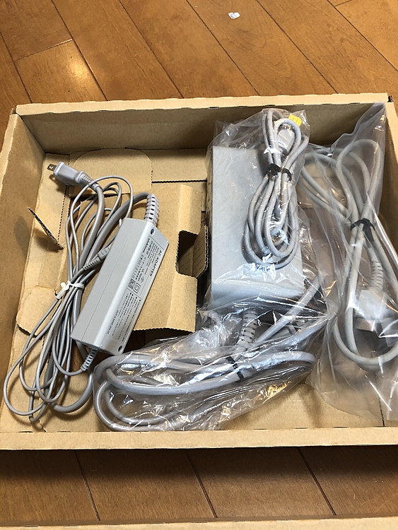 WiiU マリオカート8セット白（ゲーム機本体・ゲームソフト）の商品画像 - 査定依頼日：2020年4月18日 - 最高査定価格：4,200円