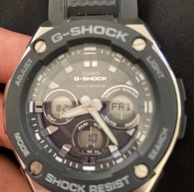 CASIO G-SHOCK GST-w300-1AJF（高級時計）の商品画像 - 査定依頼日：2025年7月12日 - 最高査定価格：10,000円