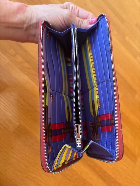 シルクイン　財布（ブランド財布・小物）の商品画像 - 査定依頼日：2025年9月3日 - 最高査定価格：30,000円