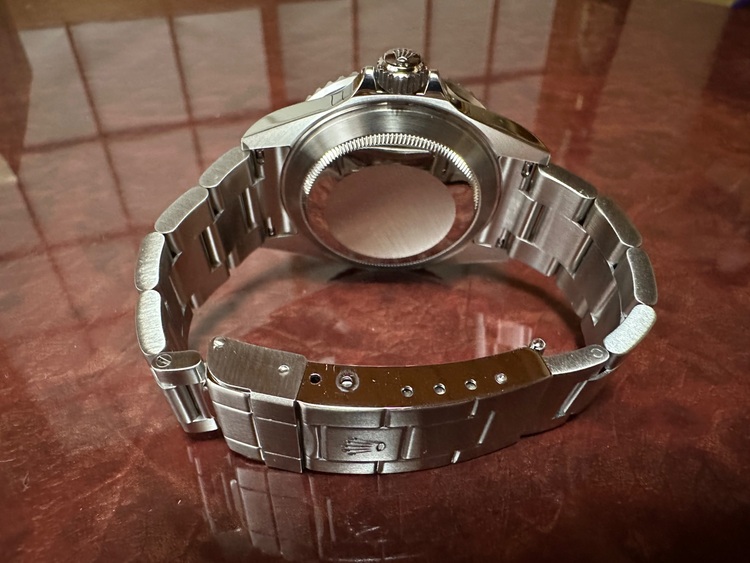 ロレックス サブマリーナー 16610L（高級時計）の商品画像 - 査定依頼日：2025年6月15日 - 最高査定価格：2,100,000円