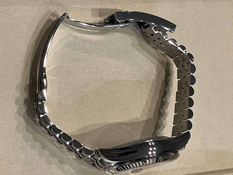 スカイドゥエラー ブライトブルー ジュビリーブレス（高級時計）の商品画像 - 査定依頼日：2025年6月14日 - 最高査定価格：3,650,000円