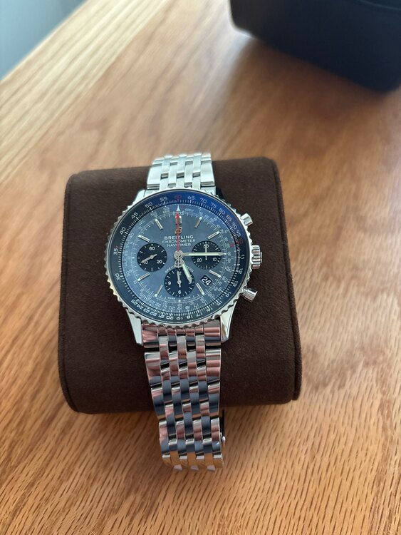 ブライトリング ナビタイマー （高級時計）の商品画像 - 査定依頼日：2025年5月25日 - 最高査定価格：730,000円