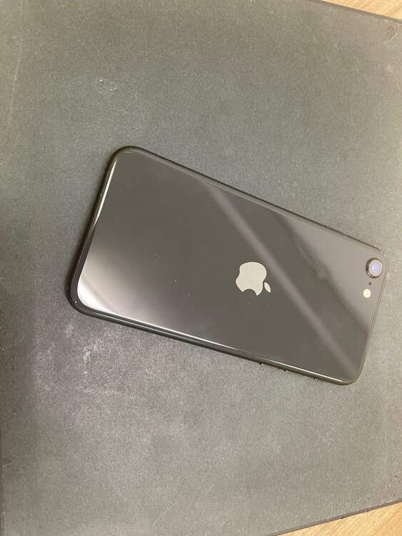 iPhone8 64GB（スマホ）の商品画像 - 査定依頼日：2024年12月21日 - 最高査定価格：13,000円