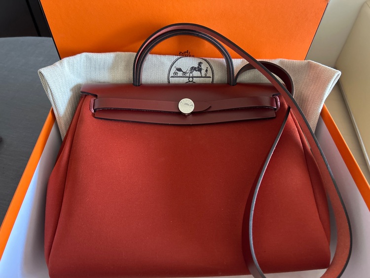 エルメス エールバッグ （ブランドバッグ）の商品画像 - 査定依頼日：2025年9月6日 - 最高査定価格：360,000円