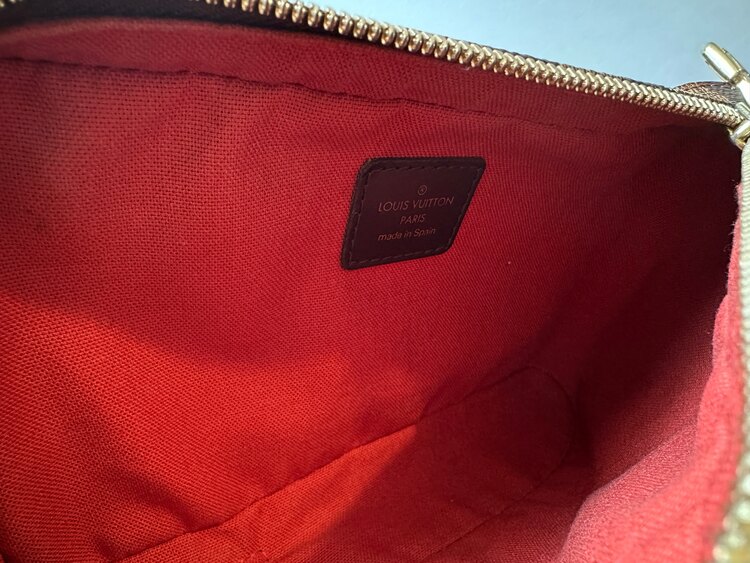 ルイ ヴィトン ジェロニモス ダミエ エベヌ N51994 ボディバッグ（ブランドバッグ）の商品画像 - 査定依頼日：2025年5月2日 - 最高査定価格：60,000円