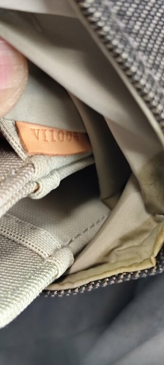 ダミエジェアン メサジェ ブラック ショルダーバッグ（古着・ファッション）の商品画像 - 査定依頼日：2026年2月28日 - 最高査定価格：21,000円