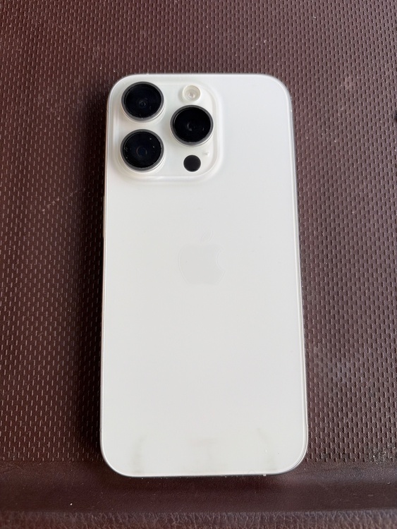 iPhone 15 Pro 256GB au（スマホ）の商品画像 - 査定依頼日：2026年5月7日 - 最高査定価格：81,000円