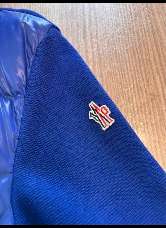 モンクレール（古着・ファッション）の商品画像 - 査定依頼日：2025年12月27日 - 最高査定価格：40,000円