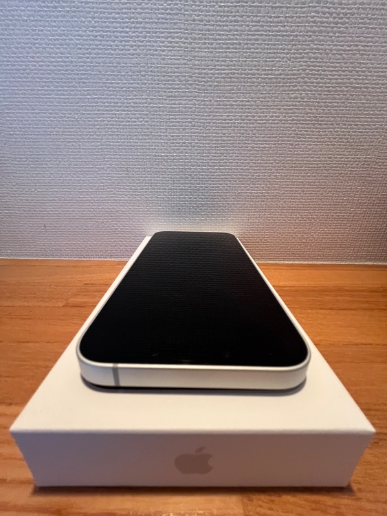 iPhone 16e 256GB SIMフリー（スマホ）の商品画像 - 査定依頼日：2026年3月28日 - 最高査定価格：71,000円