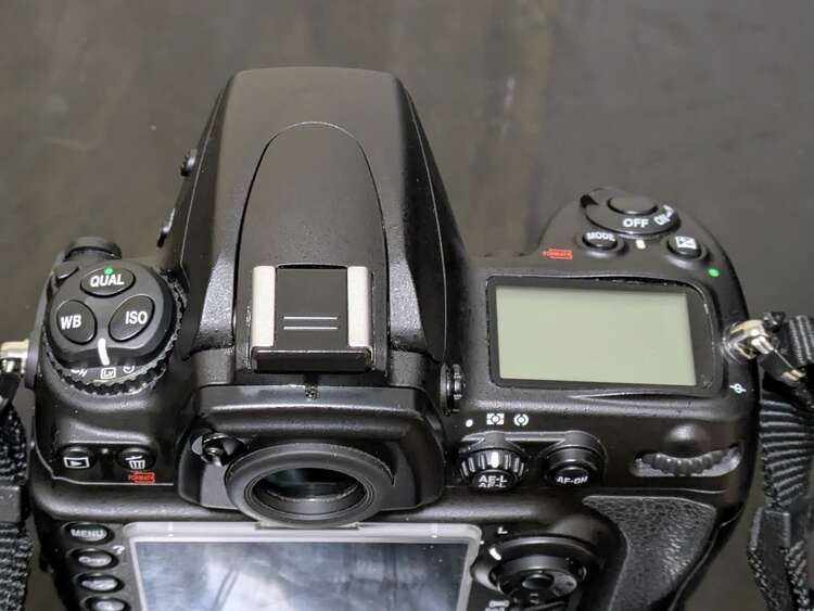 D700（カメラ）の商品画像 - 査定依頼日：2025年3月18日 - 最高査定価格：10,000円