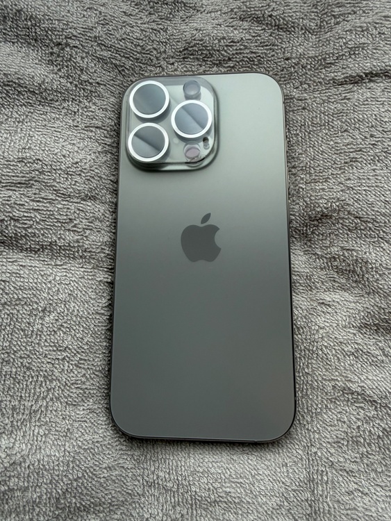 iPhone 16 Pro 256GB docomo（スマホ）の商品画像 - 査定依頼日：2026年4月15日 - 最高査定価格：135,000円