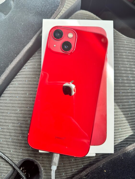 iPhone 13 128GB au（スマホ）の商品画像 - 査定依頼日：2025年5月21日 - 最高査定価格：41,000円