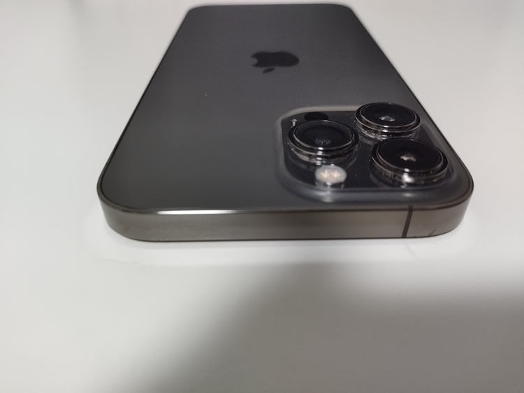 iPhone 13 Pro Max 256GB Softbank（スマホ）の商品画像 - 査定依頼日：2025年12月21日 - 最高査定価格：64,000円