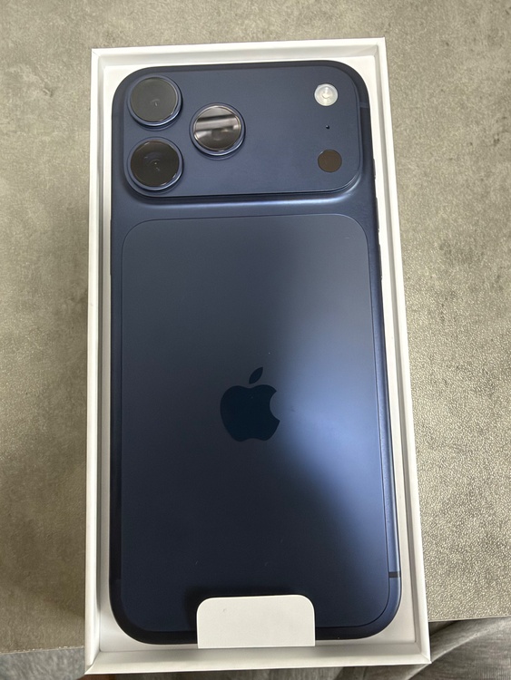 iPhone17PROMAX（スマホ）の商品画像 - 査定依頼日：2026年6月28日 - 最高査定価格：166,000円