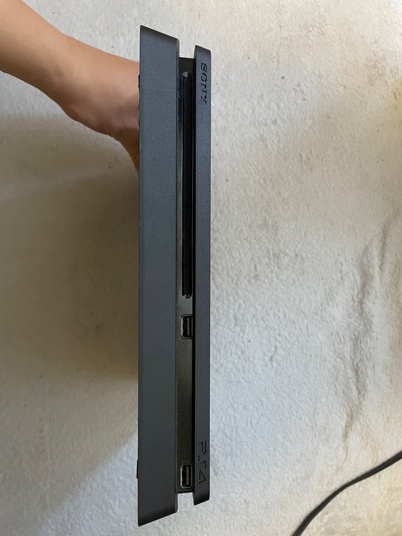 ps4（ゲーム機本体・ゲームソフト）の商品画像 - 査定依頼日：2023年11月13日 - 最高査定価格：10,000円