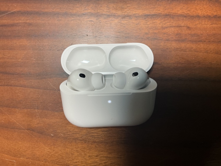 AirPods（オーディオ・スピーカー）の商品画像 - 査定依頼日：2026年1月27日 - 最高査定価格：100,000円