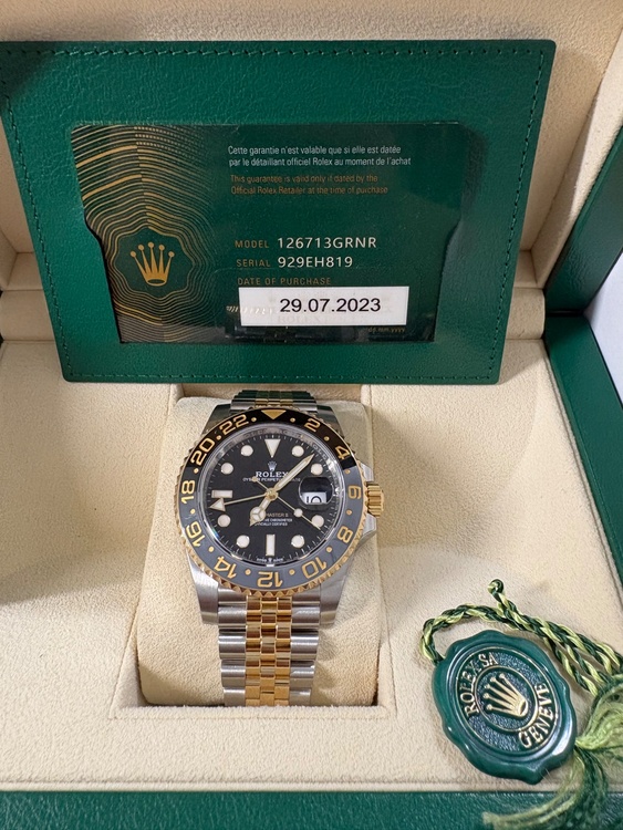 ロレックス GMTマスター 126713GRN（高級時計）の商品画像 - 査定依頼日：2026年1月7日 - 最高査定価格：3,280,000円