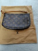 ポーチ（ブランドバッグ）の商品画像 - 査定依頼日：2026年2月15日 - 最高査定価格：100,000円