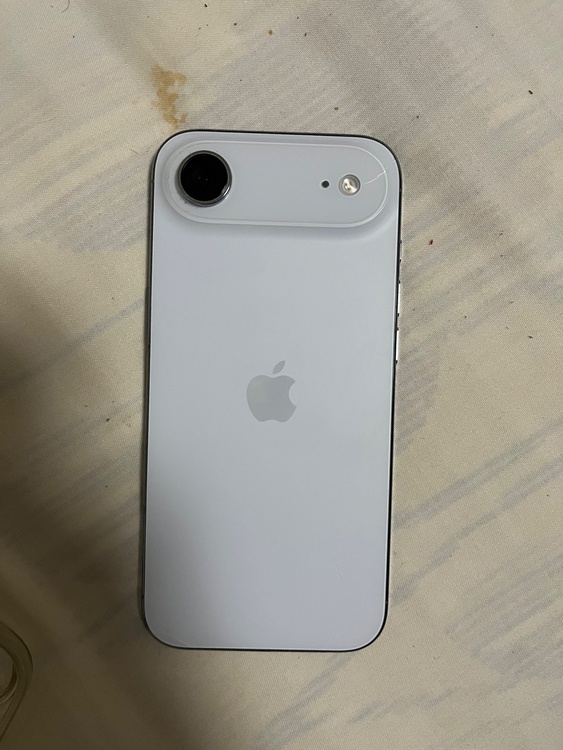 iPhone iPhone Air 256GB Softbank（スマホ）の商品画像 - 査定依頼日：2026年8月15日 - 最高査定価格：105,500円