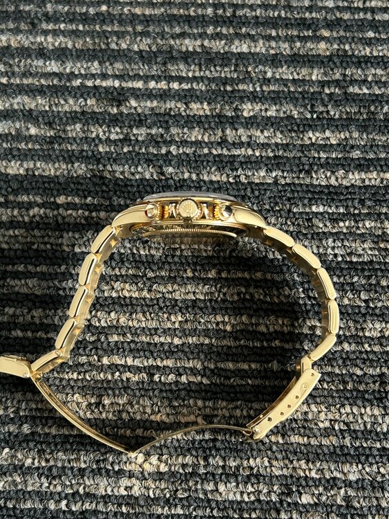 ロレックス デイトナ 1652（高級時計）の商品画像 - 査定依頼日：2025年1月27日 - 最高査定価格：5,500,000円