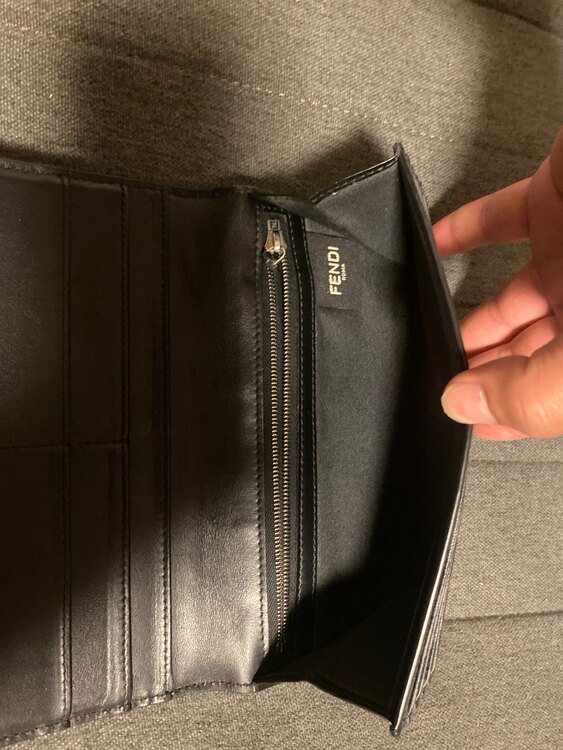 フェンディ  （ブランドバッグ）の商品画像 - 査定依頼日：2025年5月21日 - 最高査定価格：30,000円