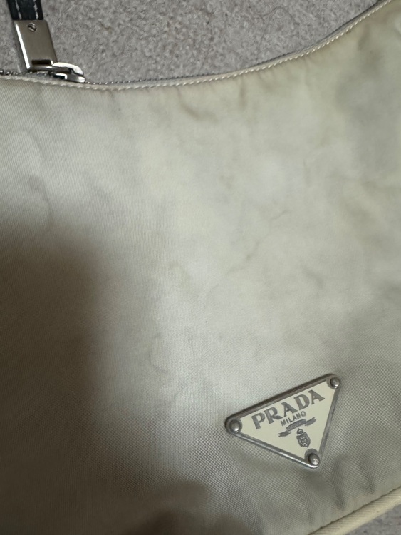 プラダ　アクセサリー（ブランドバッグ）の商品画像 - 査定依頼日：2025年11月5日 - 最高査定価格：20,000円