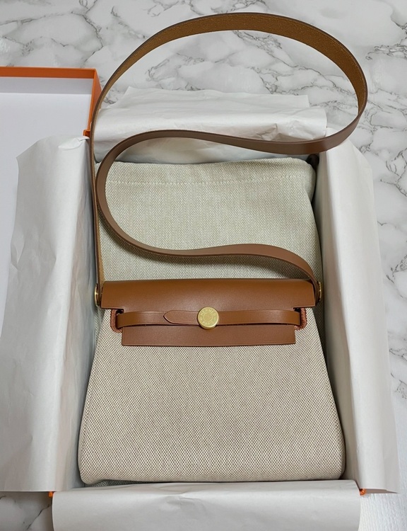 エルメス エールバッグ （ブランドバッグ）の商品画像 - 査定依頼日：2025年11月23日 - 最高査定価格：470,000円