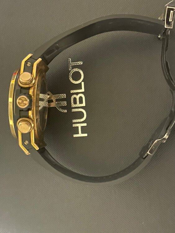 ウブロ ビックバン （高級時計）の商品画像 - 査定依頼日：2025年4月16日 - 最高査定価格：2,200,000円