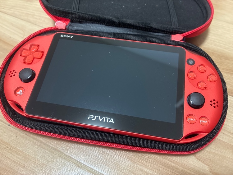 PlayStationVita(PCH-2000)/Nintendo3DS LL(RED-001)/PSVitaソフト1点/3DSソフト4点（ゲーム機本体・ゲームソフト）の商品画像 - 査定依頼日：2026年8月31日 - 最高査定価格：25,500円