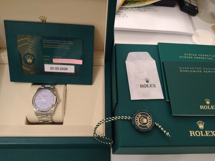 オイスターパーペチュアル　34ミリ（高級時計）の商品画像 - 査定依頼日：2026年4月24日 - 最高査定価格：1,300,000円