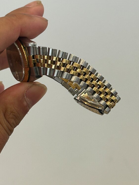 ロレックス デイトジャスト 6827（高級時計）の商品画像 - 査定依頼日：2025年3月5日 - 最高査定価格：810,000円