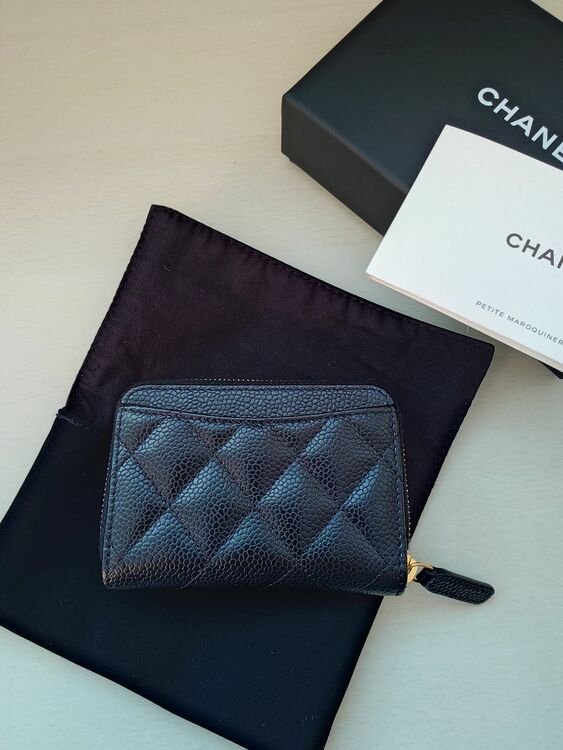 クラシック ジップ コインパース   グレインド カーフスキン  ブラック（ブランド財布・小物）の商品画像 - 査定依頼日：2025年10月15日 - 最高査定価格：80,000円