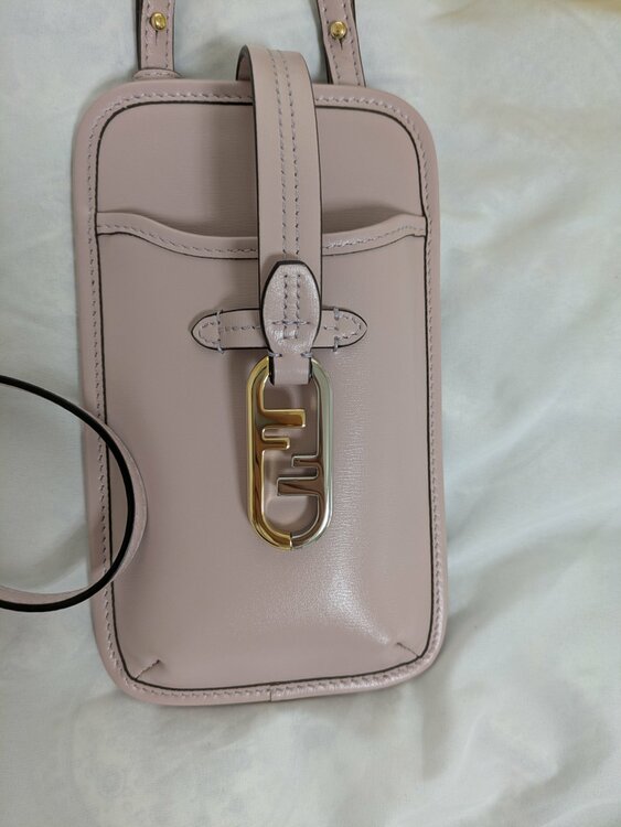 フォーンショルダー（ブランドバッグ）の商品画像 - 査定依頼日：2026年4月7日 - 最高査定価格：20,000円