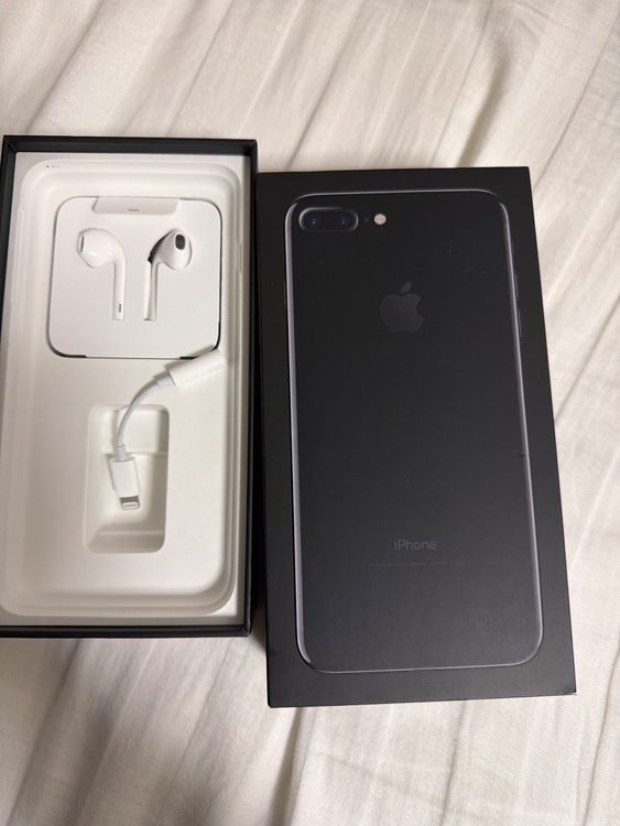 iPhone iPhone7 Plus 256GB au（スマホ）の商品画像 - 査定依頼日：2026年5月23日 - 最高査定価格：4,500円