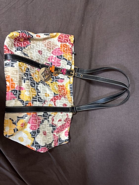 フェンディ  （ブランドバッグ）の商品画像 - 査定依頼日：2026年4月20日 - 最高査定価格：60,000円