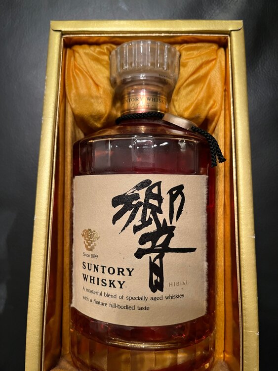 サントリー響（お酒）の商品画像 - 査定依頼日：2025年4月2日 - 最高査定価格：34,100円