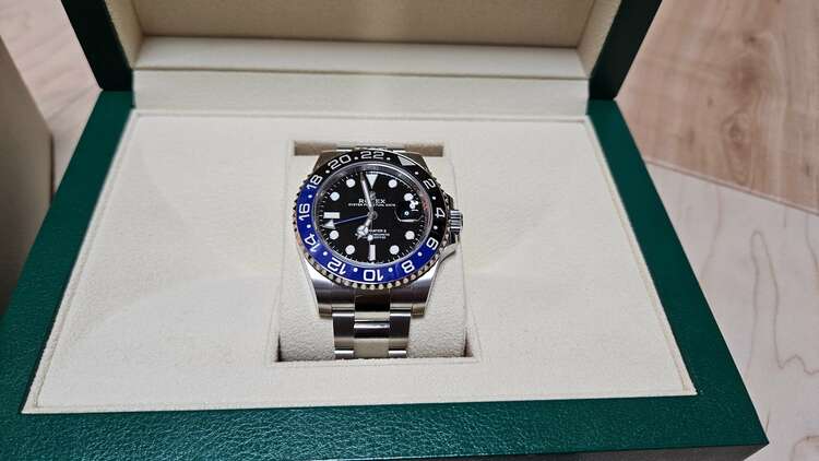 ロレックス GMTマスター 126710BLNR（高級時計）の商品画像 - 査定依頼日：2025年3月1日 - 最高査定価格：2,360,000円