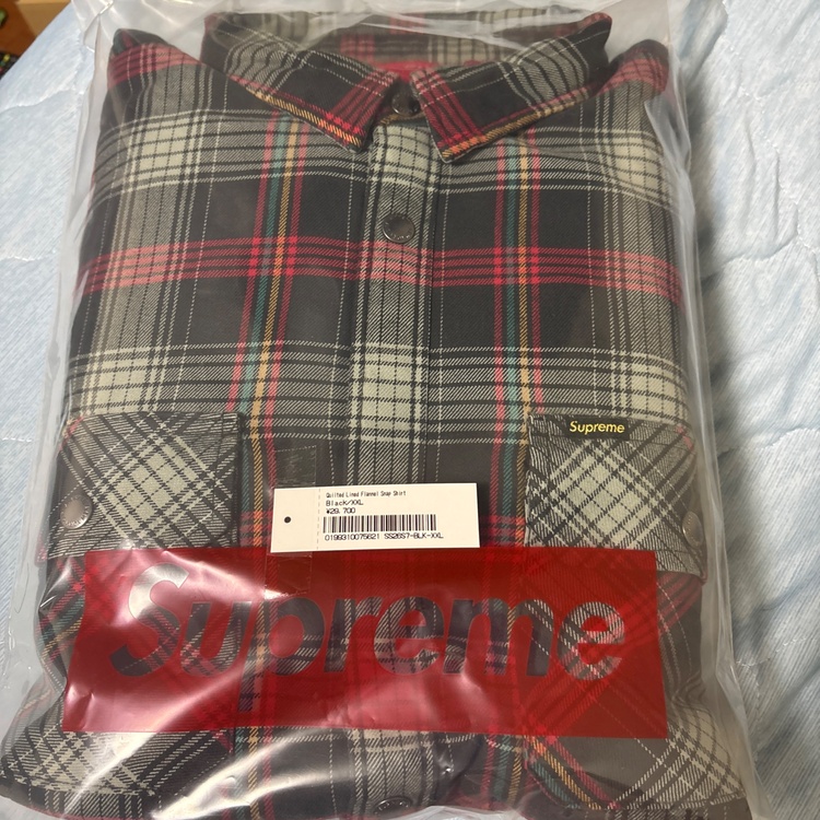 Supreme Quilted Lined Flannel Snap Shirt（古着・ファッション）の商品画像 - 査定依頼日：2026年3月15日 - 最高査定価格：100,000円