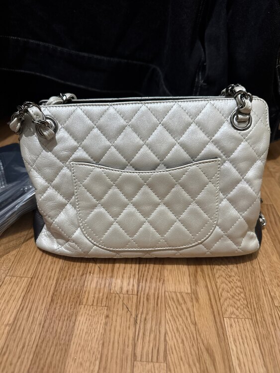 ラムスキン　チェーン　ショルダーバッグ　ココマーク（ブランドバッグ）の商品画像 - 査定依頼日：2025年4月30日 - 最高査定価格：150,000円