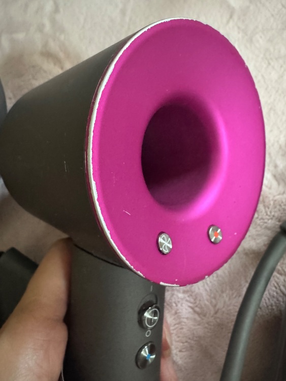 ダイソン　ヘアドライヤー（家電）の商品画像 - 査定依頼日：2025年8月22日 - 最高査定価格：3,000円