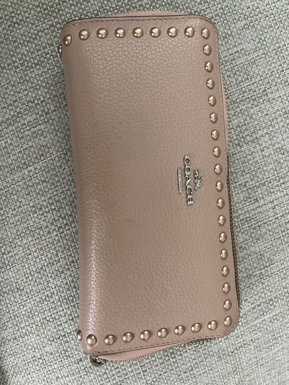 COACH 財布（ブランド財布・小物）の商品画像 - 査定依頼日：2021年7月16日 - 最高査定価格：4,000円