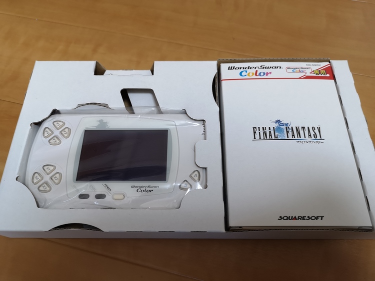 ワンダースワンカラー本体 FF同梱版 （ゲーム機本体・ゲームソフト）の商品画像 - 査定依頼日：2021年4月10日 - 最高査定価格：2,000円