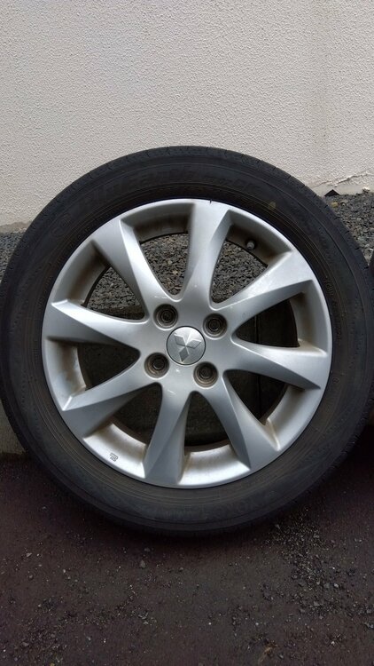 アルミホイール付き夏タイヤ（カー用品）の商品画像 - 査定依頼日：2026年4月12日 - 最高査定価格：5,000円